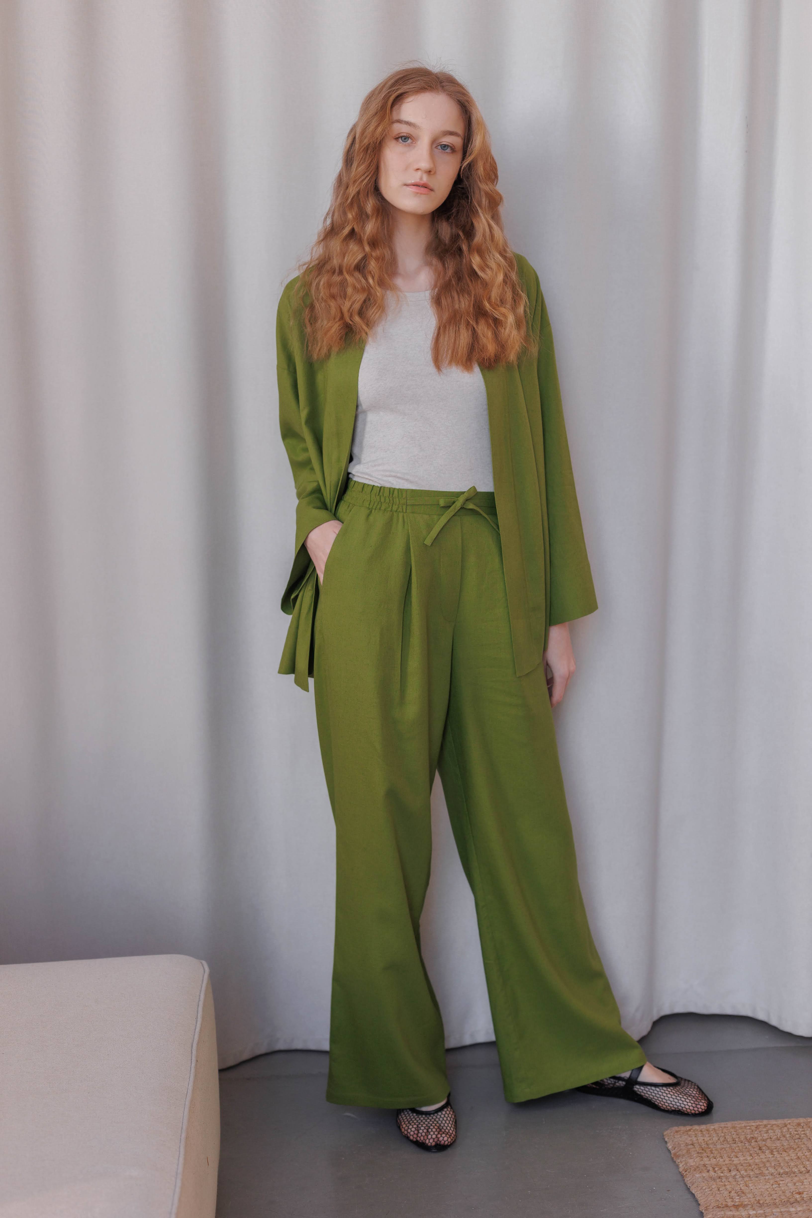 wide-leg palazzo pants made from nattle fabric (70% ramie, 30% linen).
