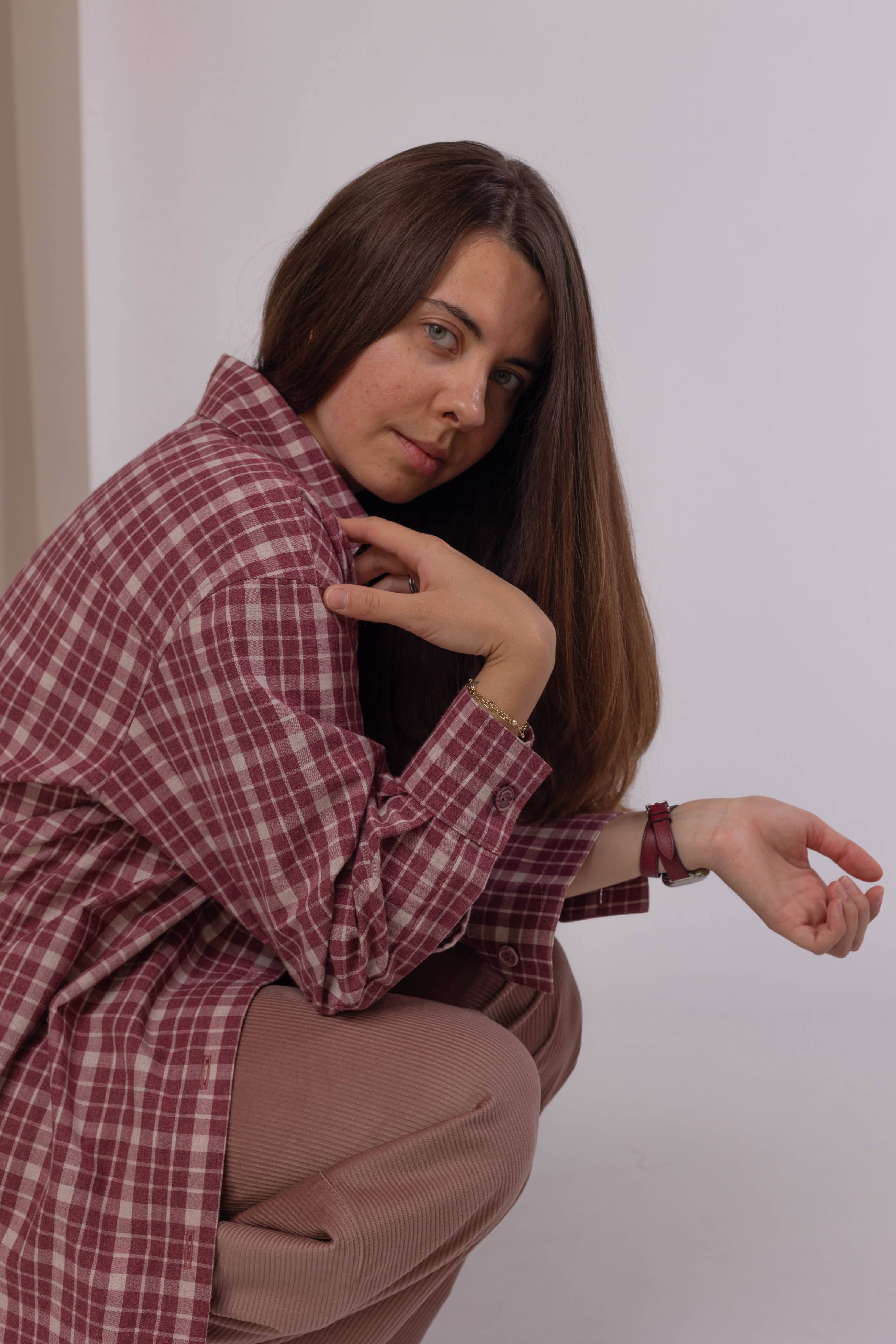 Soft and breathable wool-cotton shirt for women, oversized flannel design, ideal for autumn and winter outfits