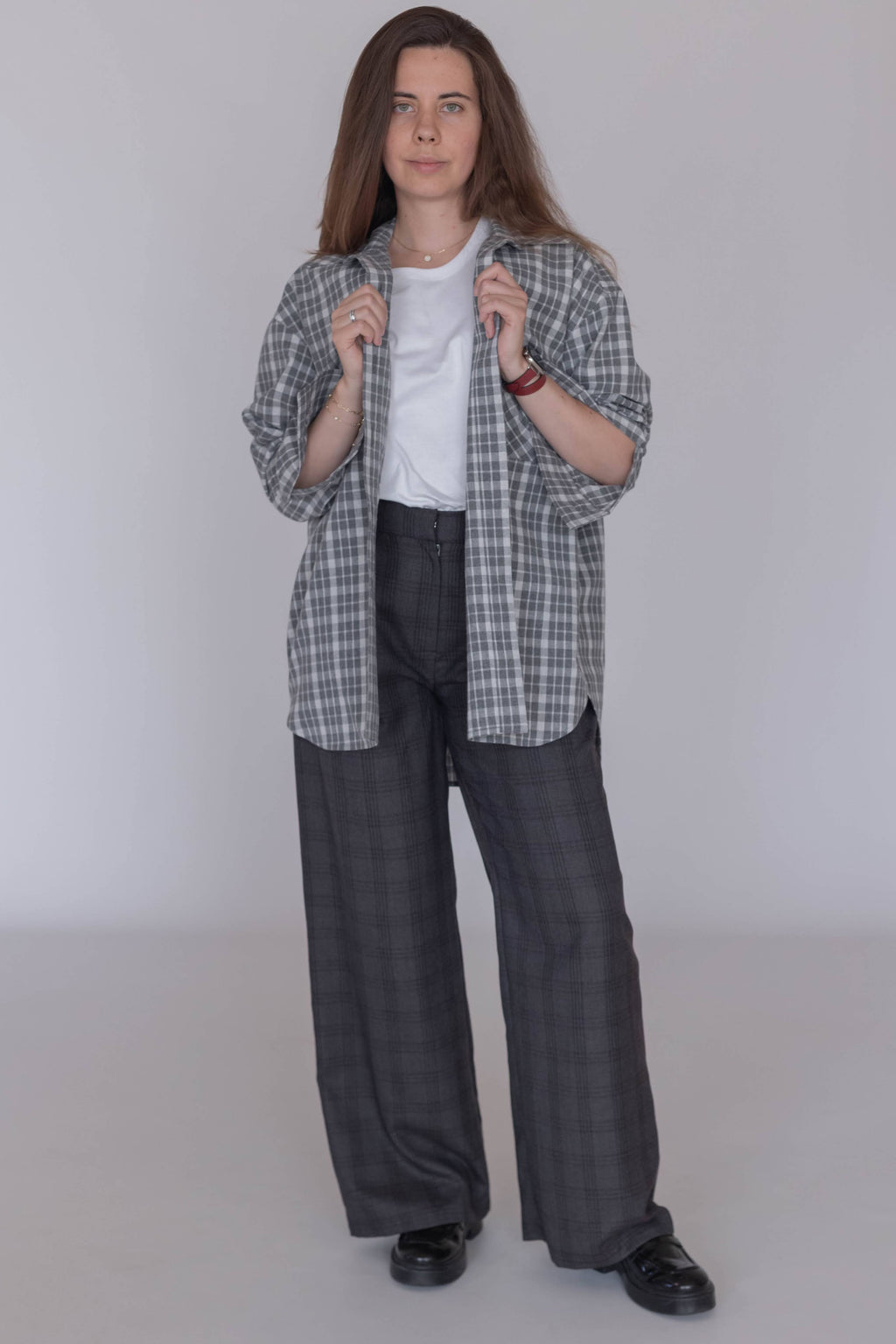 Women’s wool plaid trousers in grey and burgundy check
